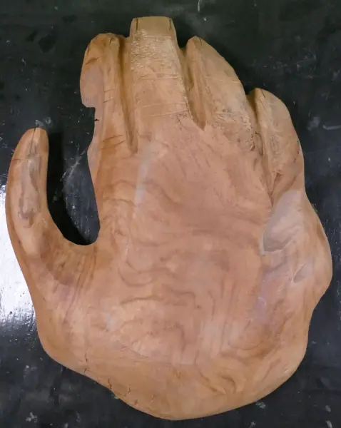 Product image 2 of the product “A hand made from teak root ”
